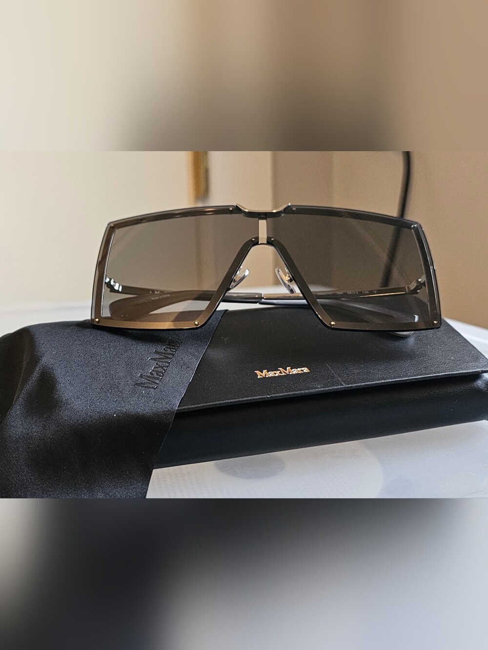 NWOT - MaxMara MILLER MM0117 - Oversized Square Windshield Sunglasses
